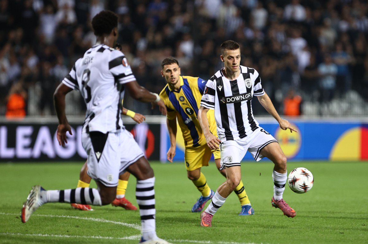 FT: PAOK 0-0 Maccabi Tel Aviv

No goal at Toumba tonight and a frustrating draw for the Dikefalo.

After a bad first-half, Lucescu's men managed to improve their level in the last 30 minutes but that wasn't enough, with 3 big situations missed...

#PAOKMTA #PAOK #EuropaLeague