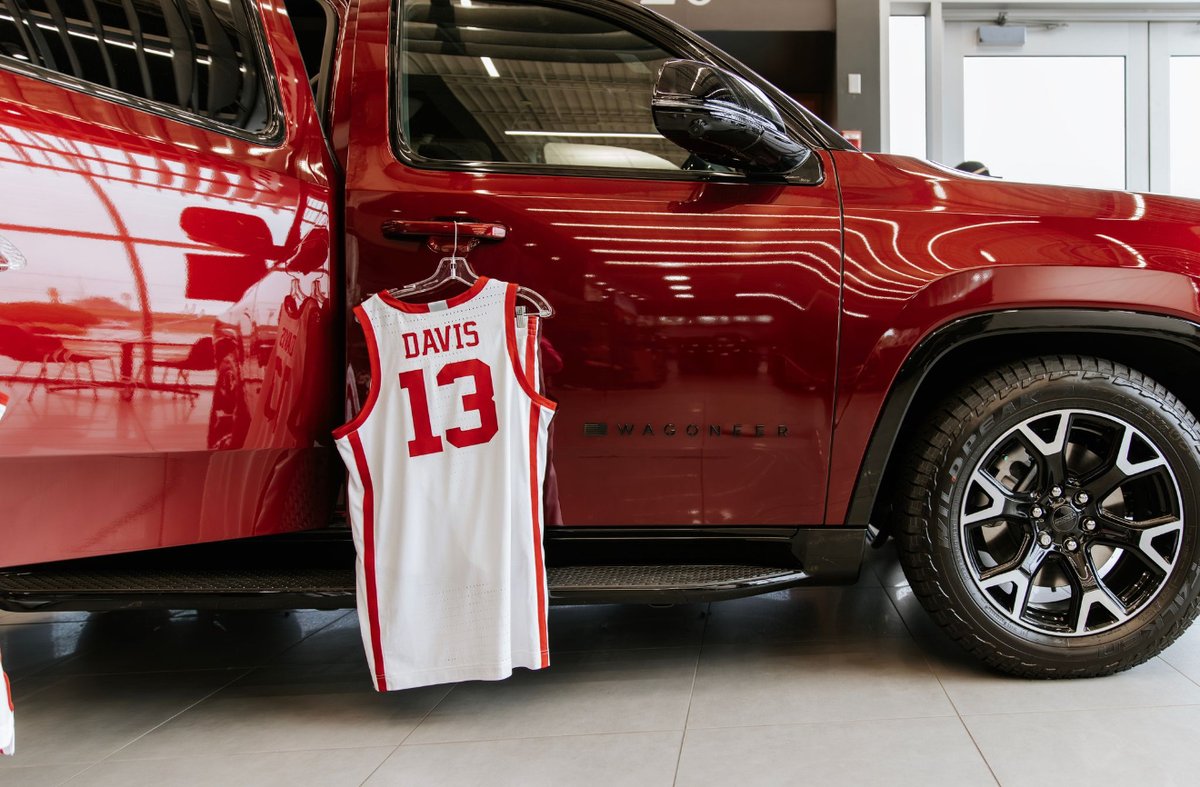 FowlerDodge's tweet image. Behind the scenes with OU Men’s Basketball 🏀🎬 We had a blast filming—stay tuned for what’s coming! #Fowler #FowlerAuto #Auto #FowlerDodge @ou_mbball @nijelpack_ @kairogers.8 @35.derrion @xzayvierbrown @taeedavis