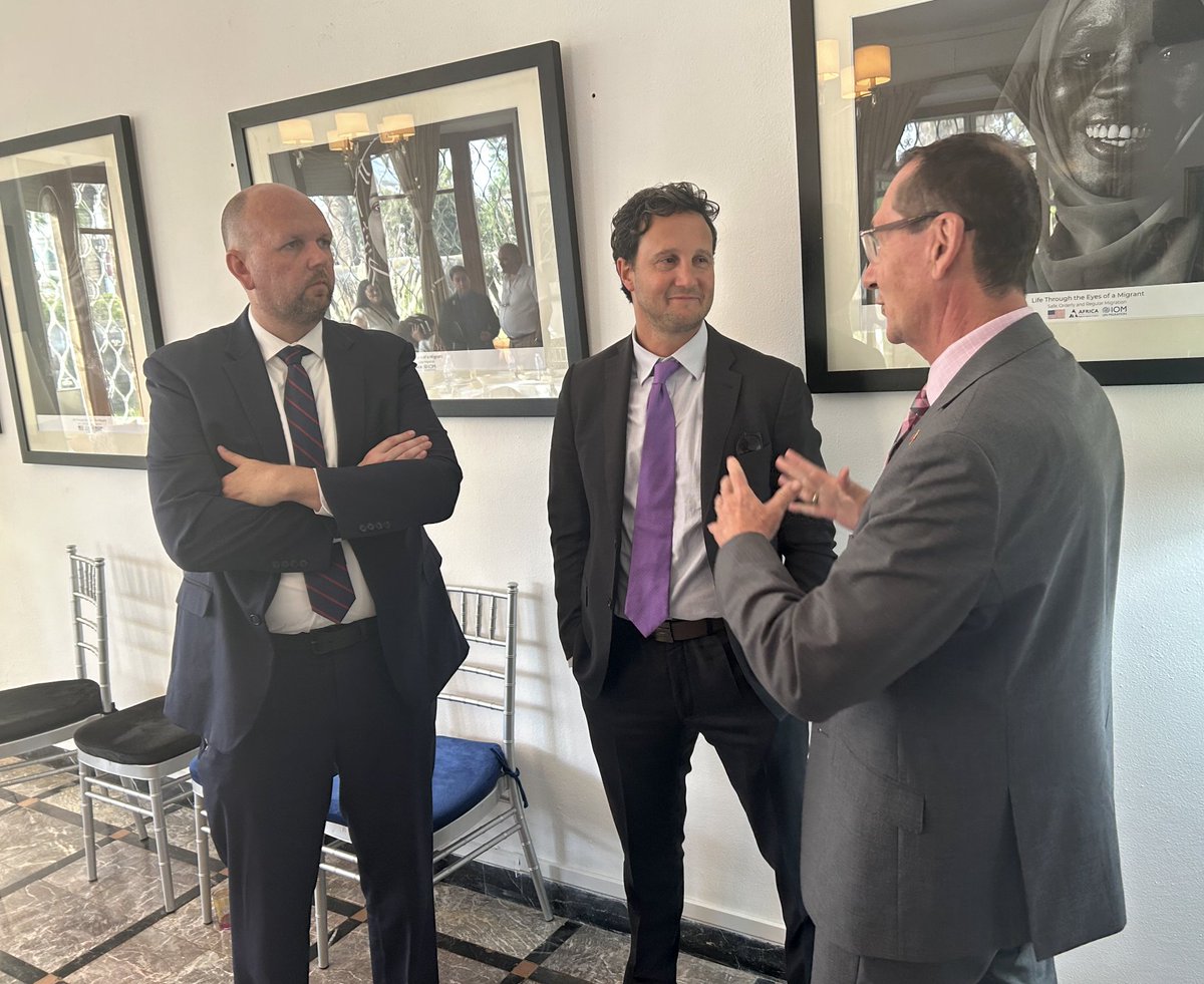 OSACstate's tweet image. This month, the OSAC Casablanca Country Chapter convened for a quarterly meeting.

U.S. Consul General Marissa Scott Torres attended and helped facilitate alongside RSO John Pigman, who led the discussion. Members shared insights on road safety, the use of ride-sharing apps,…