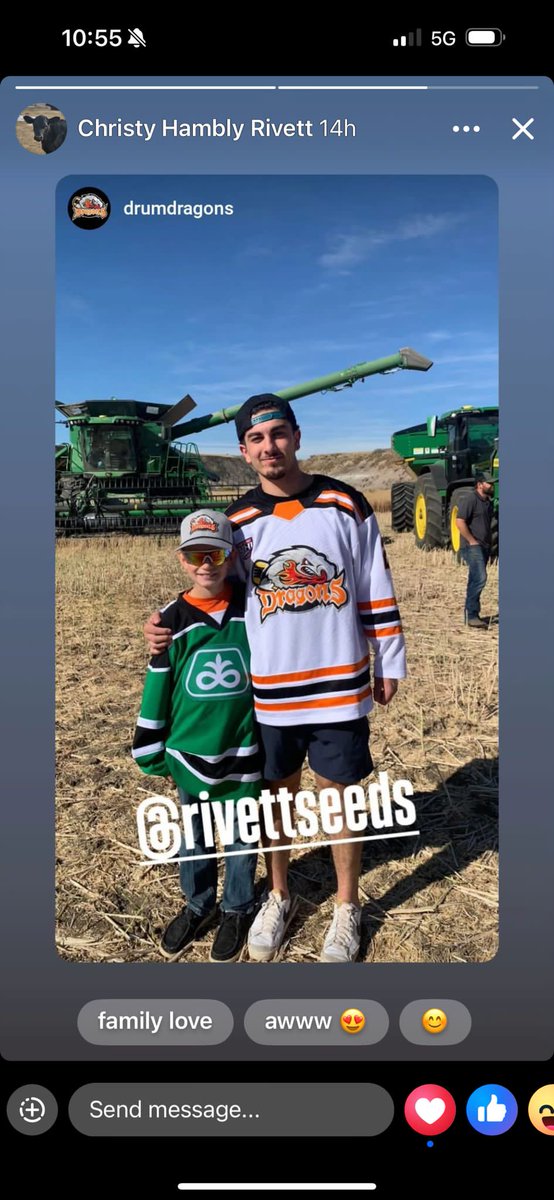 canolachristy's tweet photo. We are so privileged to be a part of the @drumdragons Field of Dreams!! Luke was excited to hang with the boys and watch the bountiful #P515 Harvest taken off!
@PioneerSeedsCA
#YieldHero25
#familyfirst
#PioneerPride
#OurTeamOurTown
#AJHL #Dragons https://t.co/XMP5312pmS
