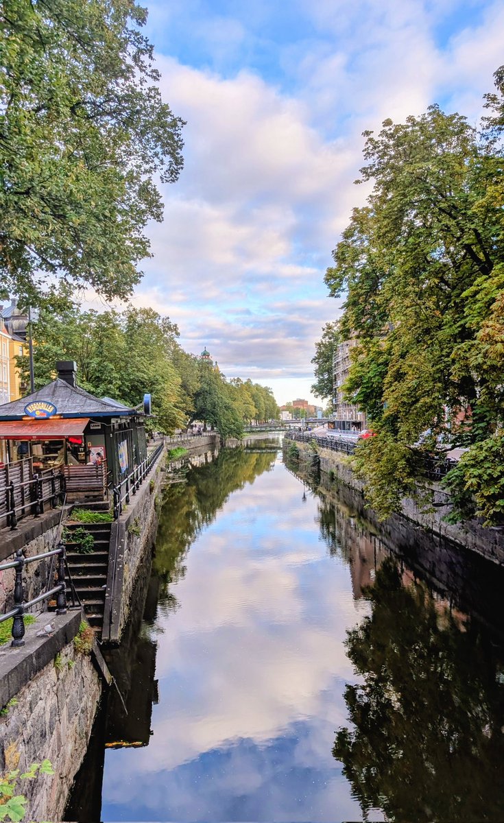 On my way back from Uppsala after giving a talk at the Early North European Seminar (ENES), where I presented some findings from my doctoral research on rhetorical strategies in Old Norse verse. Many thanks to everyone who attended and joined the discussion!