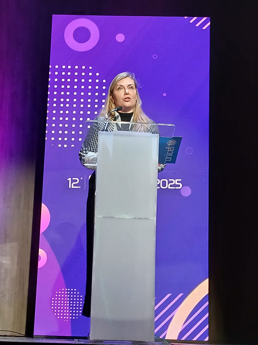 🧵En la apertura de la #CumbreLíderesPorLaEducación de <a href="/revistasemana/">Revista Semana</a>, nuestra representante adjunta, Anna Azaryeva, recordó que la educación es derecho fundamental de la niñez y la adolescencia, base para construir sociedades más justas, sostenibles y pacíficas. (1/4)