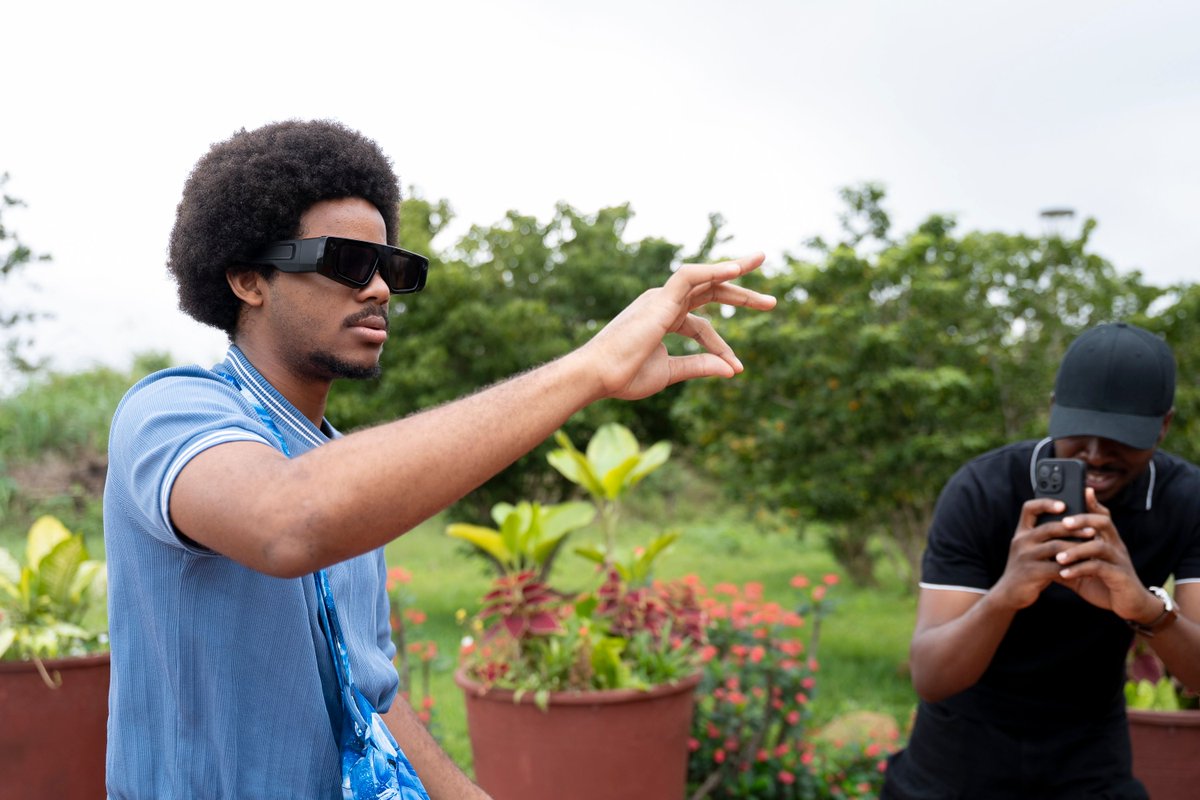 Ashesi's tweet photo. Today #atAshesi, we welcomed the @Snapchat team to campus for an engaging session on AR, career pathways, and monetization through the Snap Lens Network. The visit also featured live demos of the Snapchat Spectacles and Lens Studio. https://t.co/xerWOXxOMD