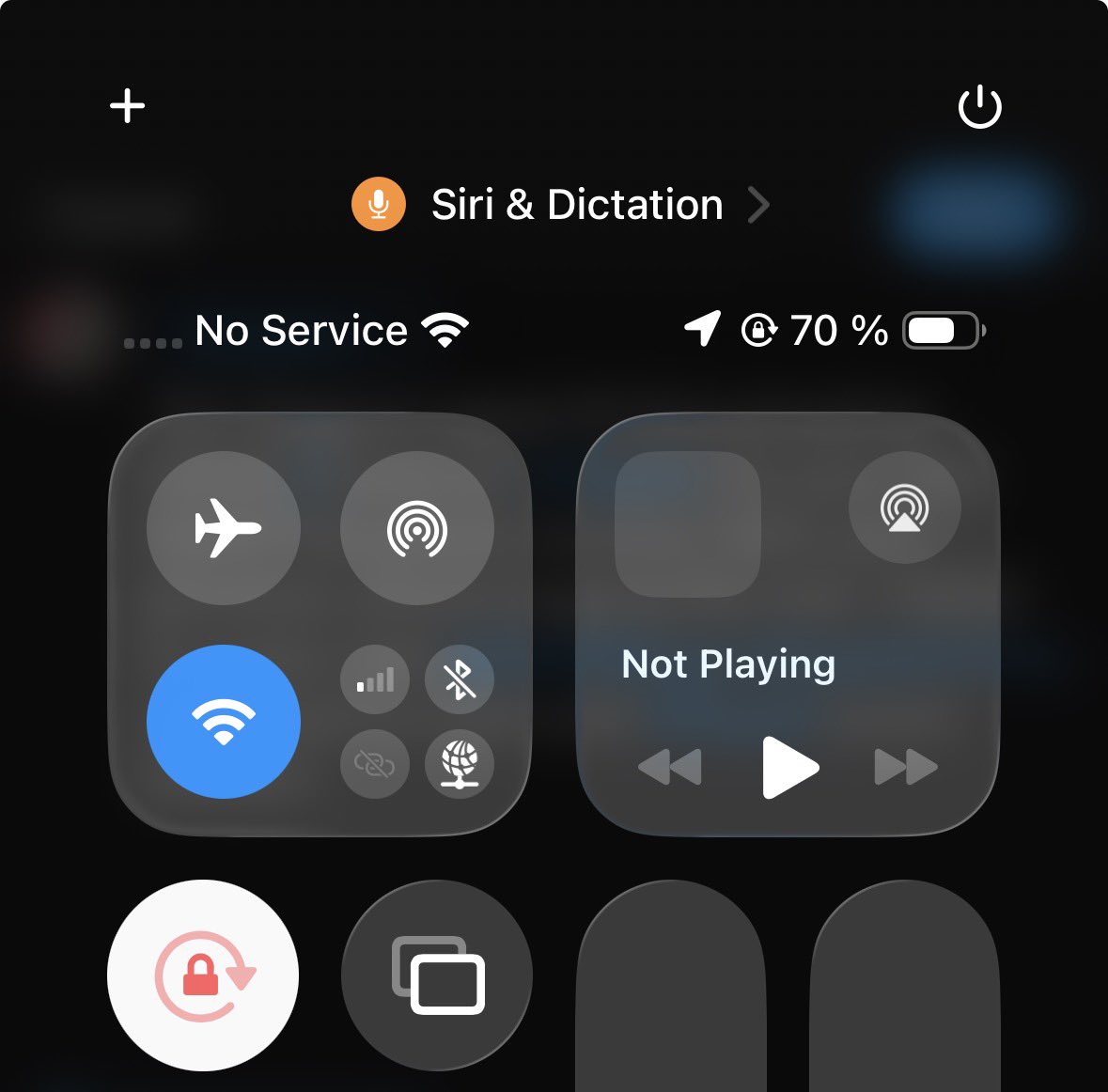 ilyesdjouimaa's tweet image. "MY Biggest regret IS Downloading iOS26. Come on @Apple, fix your shit ASAP! No phone service, SIM card ghosted, phone lagging like hell. I NEED to make calls #iOS18Bugs #AppleFixThis y’all need to wait until @Apple lunch iOS26.1