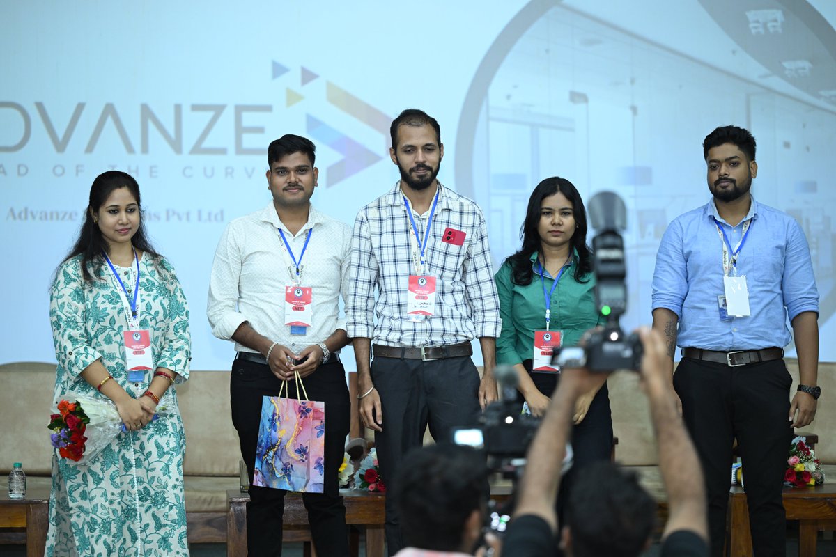 Silicontech_bbs's tweet image. Odisha’s Grand Job Carnival 2025 by AVD Group at @Silicontech_bbs (Sept 18–19) connected 4,000+ candidates with 30+ top companies.

#GrandJobCarnival2025 #SiliconUniversity #CareerOpportunities #OdishaJobs #SiliconTech