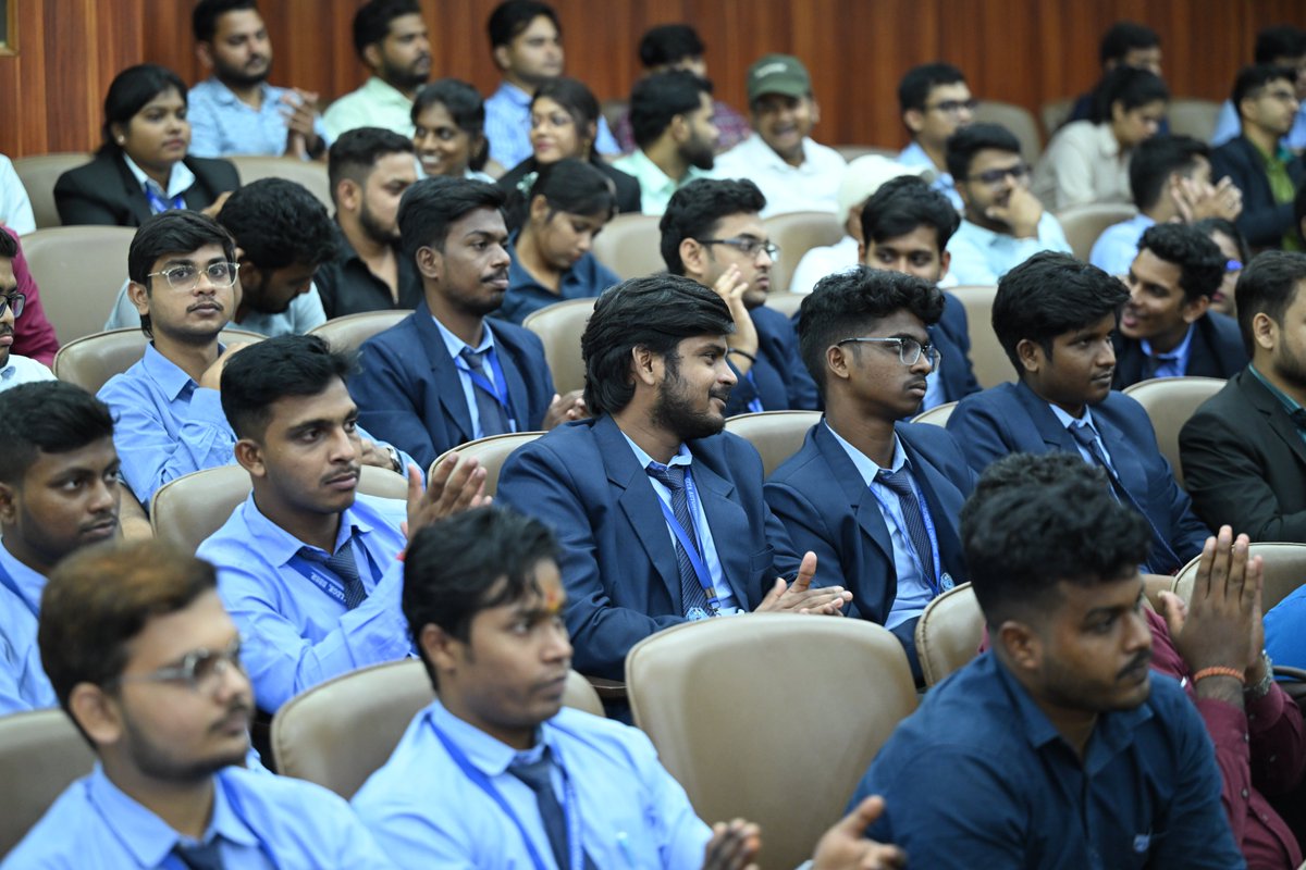 Silicontech_bbs's tweet image. Odisha’s Grand Job Carnival 2025 by AVD Group at @Silicontech_bbs (Sept 18–19) connected 4,000+ candidates with 30+ top companies.

#GrandJobCarnival2025 #SiliconUniversity #CareerOpportunities #OdishaJobs #SiliconTech