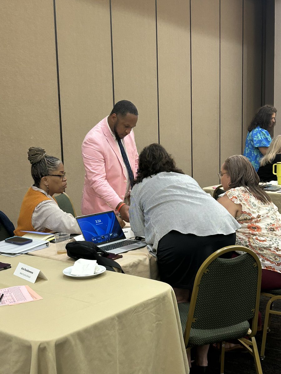 Amanda K. Dixon tweet media