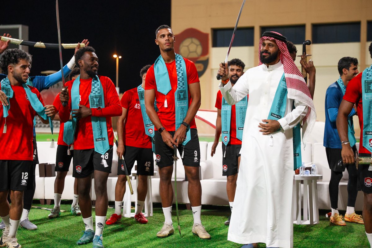 احتفل فريقنا اليوم الأربعاء قبل بداية التمرين بمناسبة

 #اليوم_الوطني_السعودي_95 
#عزنا_بطبعنا 🇸🇦

#الرائد