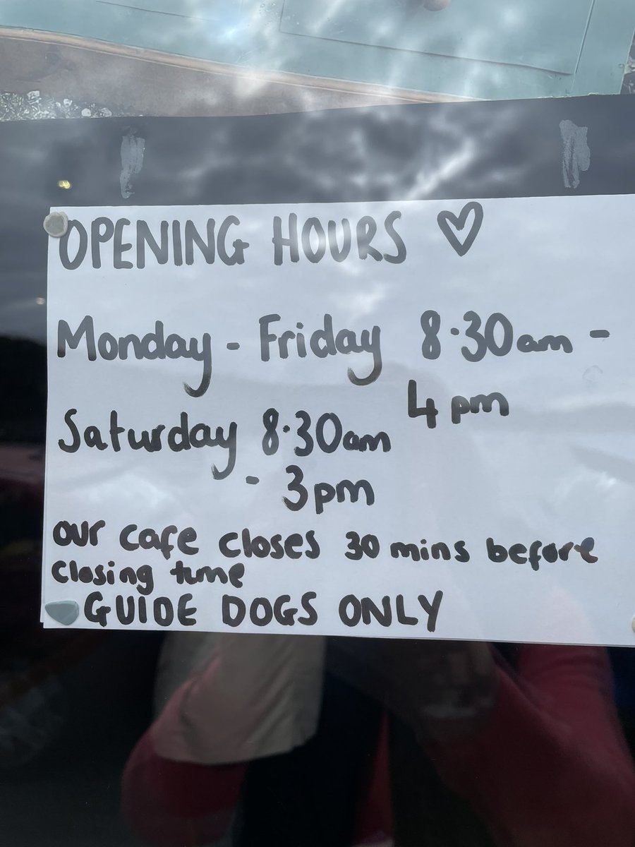 Notice on cafe door in Tobermory.