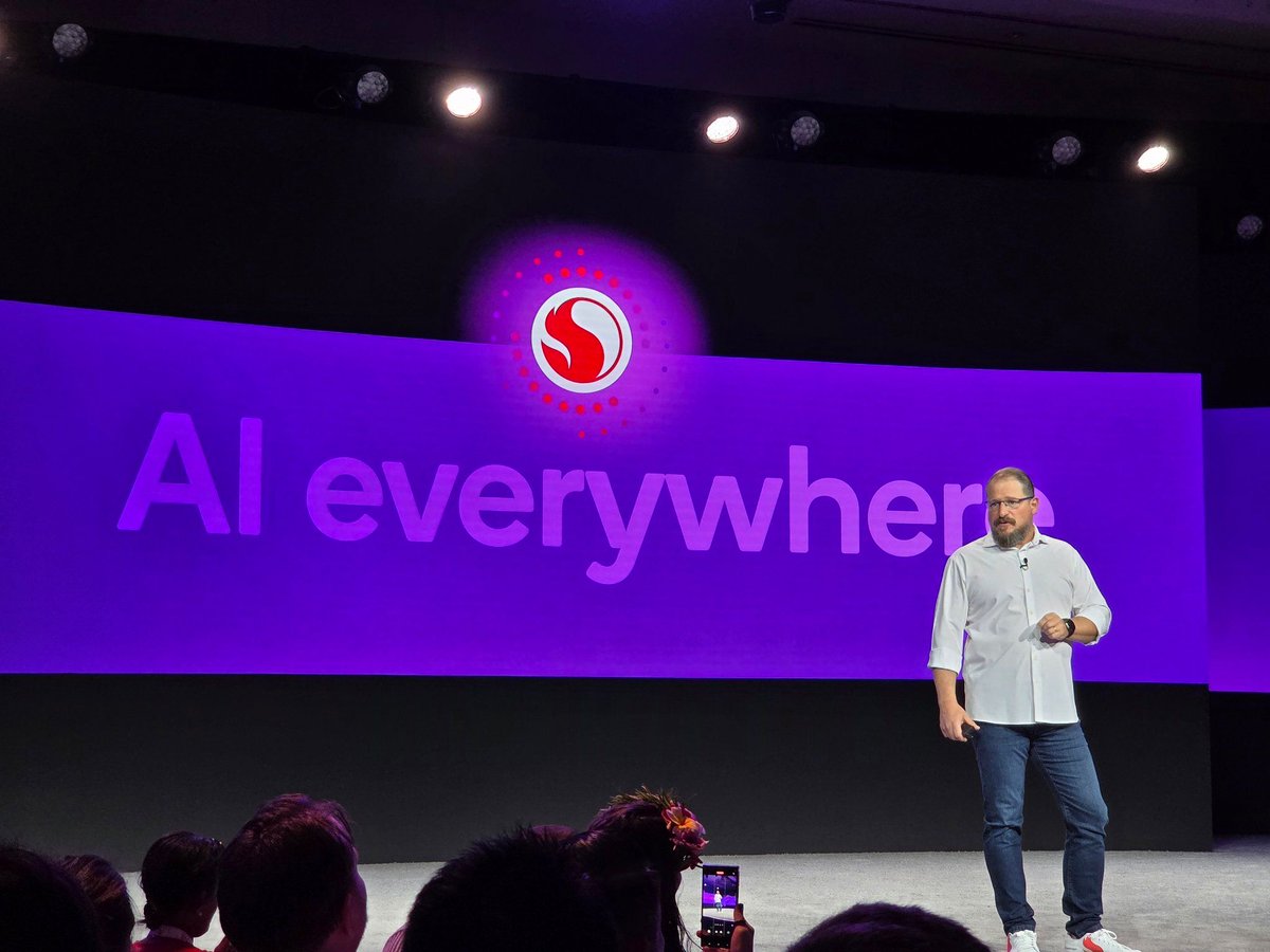 MichaelsTecTalk's tweet photo. 🚀 Day One Recap | Snapdragon Summit 2025

✨ AI is the UI → Agentic AI takes center stage
📡 6G by 2028 → Smarter, connected devices
💻 Google + Qualcomm → Android comes to PC
⚡ Snapdragon 8 Elite Gen 5 → Confirmed
🕶️ Samsung XR headset → Teased w/ Snapdragon power

🔥 Day one delivered BIG.
#SnapdragonSummit