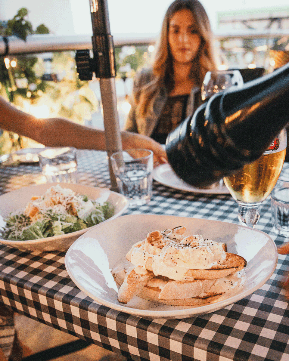 tourismbarrie's tweet image. Small restaurants, big flavours!! 😋#LocaliciousFestival celebrates the independent eateries that make our city deliciously unique.  Explore, taste, and support local—running until October 5! For participating restaurants, visit &amp;gt; locallicious.ca

#EatLocal #VisitBarrie