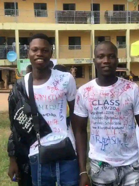 I'm tired of pretending, what's the purpose of these small hairs? 🙋🏿‍♀️