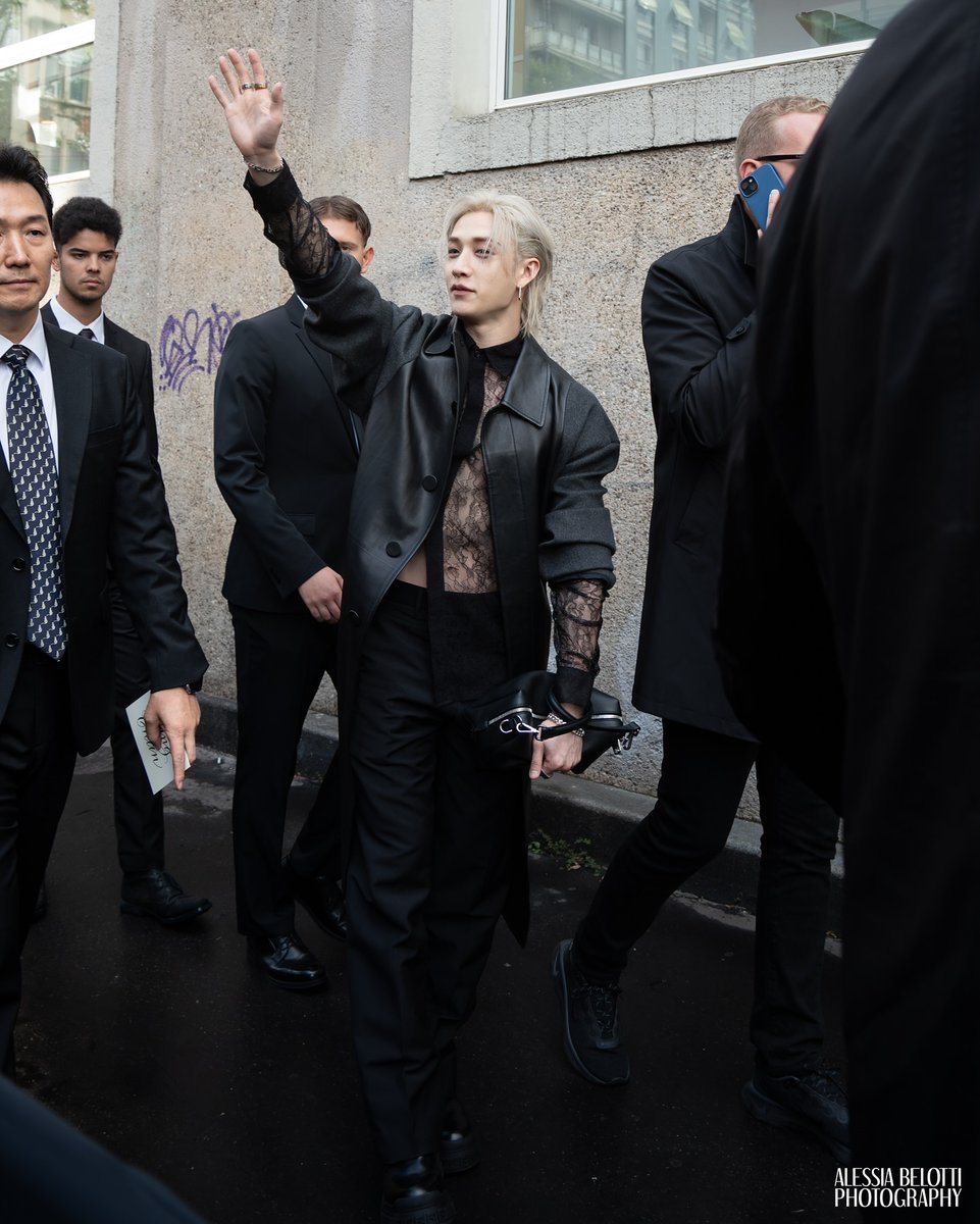 beachboi1003's tweet photo. Fendi's Royalty 👑

#BANGCHANxFENDISS26
#BANGCHANxMFW25
#FENDISS26 @Fendi https://t.co/2o0tWUiETx