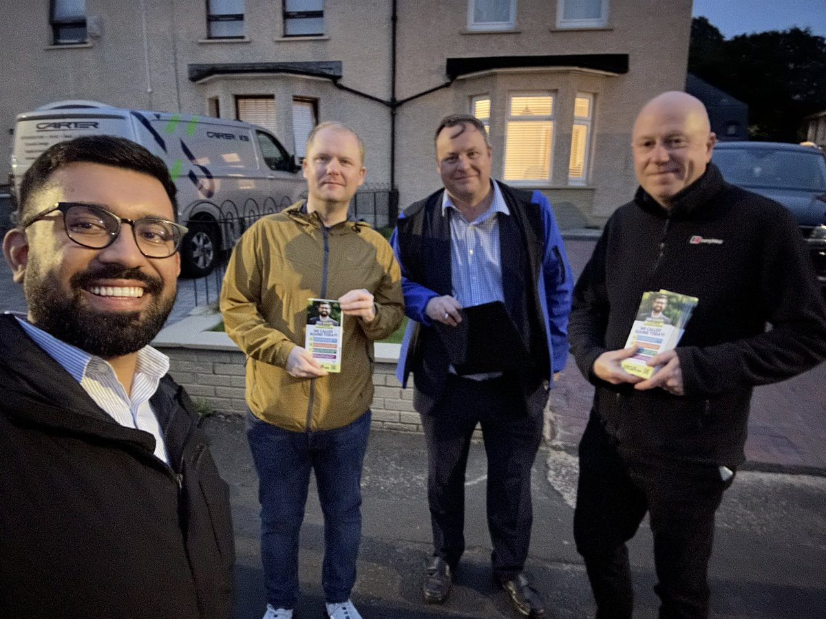 Lovely night out campaigning in Pollok today! 🗳️

<a href="/theSNP/">The SNP</a> #ActiveSNP #VoteSNP
