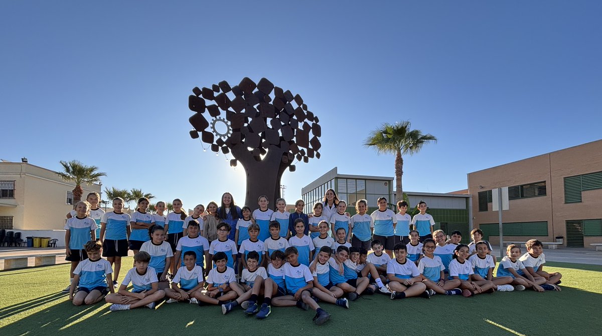 SanJoseMalaga's tweet image. #PRIMARIA - Nuestro alumnado de 5º de primaria comienzan su primer proyecto: “Sanos y Salvos” 

Este proyecto refleja quiénes somos: una comunidad que aprende con curiosidad, cuida de los demás y desarrolla valores y habilidades para la vida.

#PrimariaEnSanJose #LibresParaServir