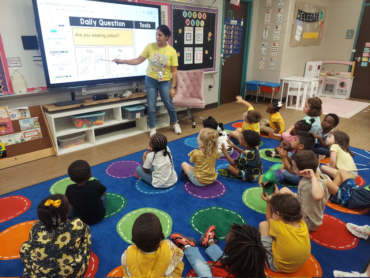 Barela_ECE's tweet photo. In @HumbleISD_MBE @HumbleISD_PREK classes, every moment is a language lesson! From  using our senses to describe what we see or feel to expressing our wants and needs, language is always an important part of our learning day.
@MrsCooperMBE @nfontanez01 @AmandaRileyMBE https://t.co/r30nVVyuU1