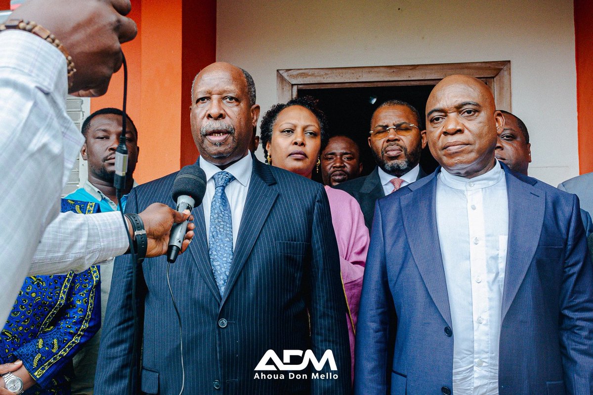 UN_UNOWAS's tweet photo. Poursuivant ses rencontres avec les acteurs politiques ivoiriens, le RSSG Simão s'est entretenu aujourd'hui avec M. Ahoua Don Mello et M. Charles Blé Goudé. Il a rappelé la nécessité d'oeuvrer pour garantir la paix et la stabilité de la Côte d'Ivoire 🇨🇮. https://t.co/2kNrhoFy30
