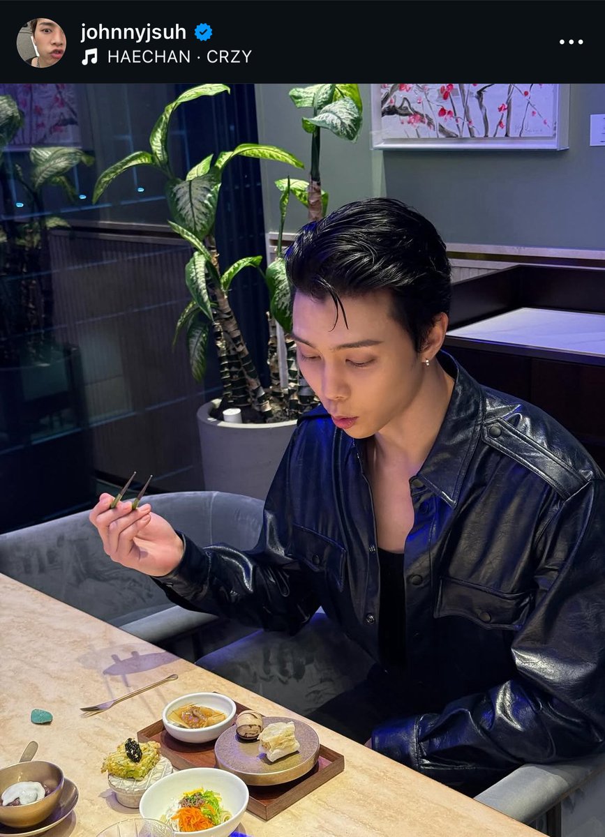 scissores23's tweet image. 90% of nct are colorist and fatshamer who constantly make fun of each other and y'all are attacking Johnny for saying that Haechan's english is „cheesy". He came to his music stage and even used his song for his latest instagram story. It‘s really not that serious….