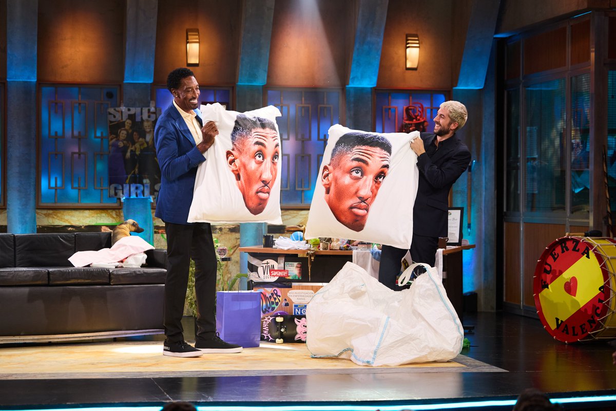 Scottie Pippen, leyenda del baloncesto y la NBA, invitado de hoy en #LaRevuelta

rtve.es/television/202…