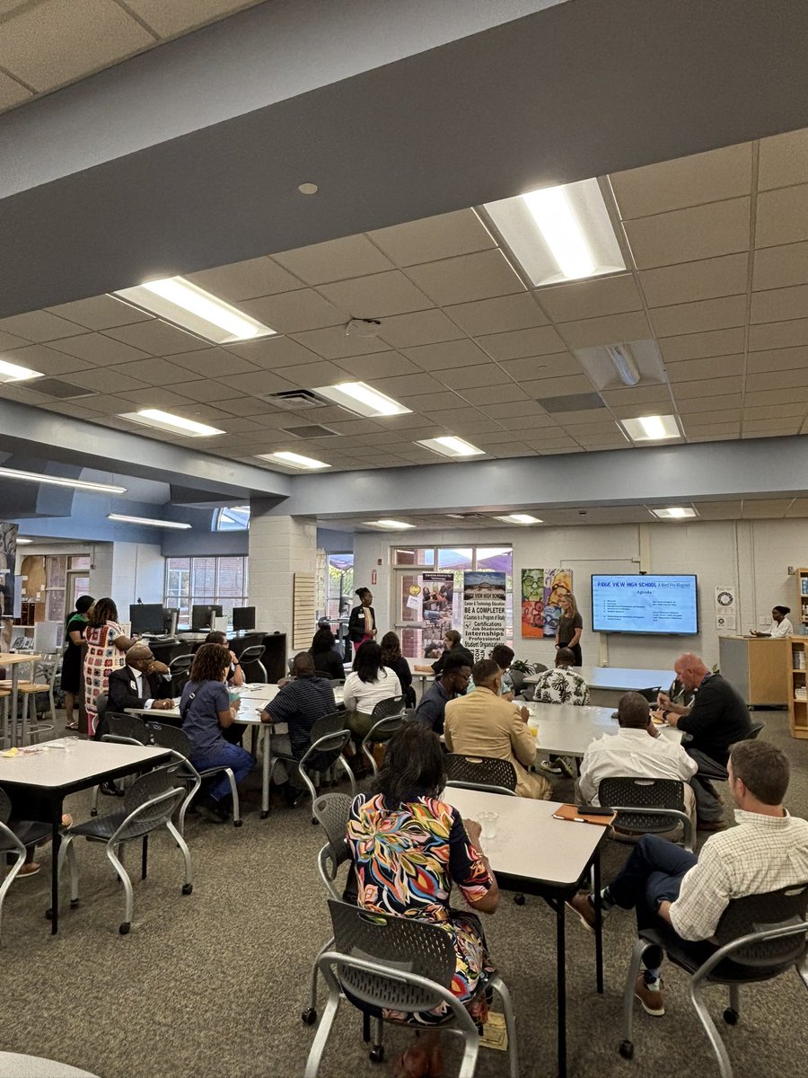rvhs's tweet image. 🌟 Huge thanks to everyone who joined our Career Technology Education Advisory Breakfast this morning! Your insights and support are invaluable in building that bridge to student success. Together, we’re helping our students thrive as they journey through high school. #CareerTech