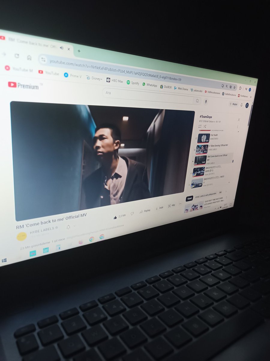 sellinbsrn's tweet photo. ZAAFIM BU ŞARKI VE KLİPTEKİ YAKIŞIKLI #TeamDope https://t.co/qOYJ1GsPm1