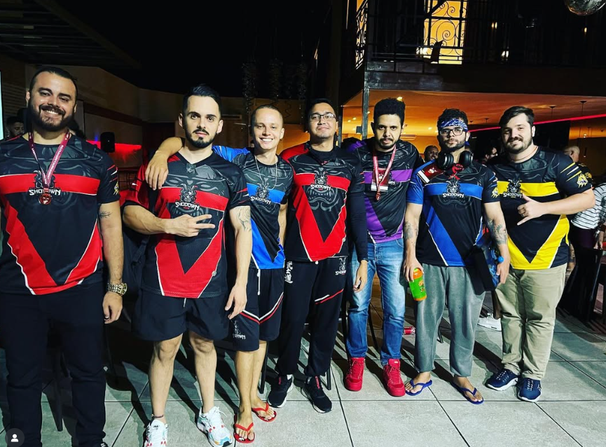 chuchuzera01's tweet photo. Pessoal, queria informar vocês que hoje me despeço da @ShodownGaming . O treta foi meu último torneio representando o time, por isso o "last dance".
Não tenho nem palavras pra expressar a gratidão e o quanto fui feliz nesse time. + https://t.co/zouQKAJARm
