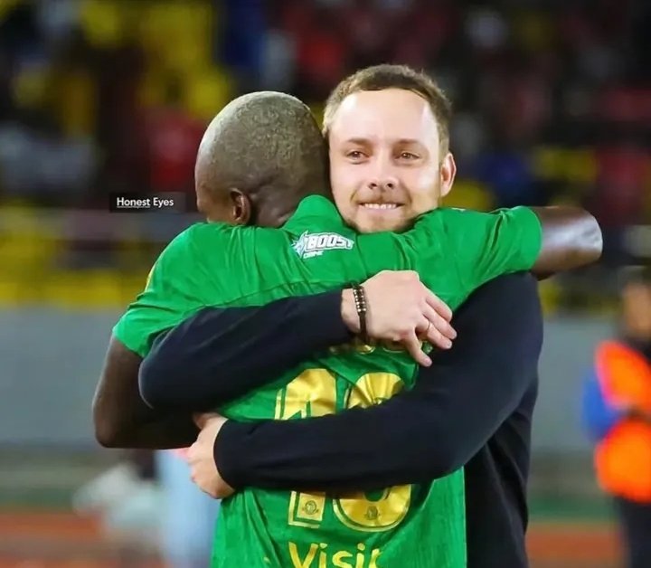 Mwalimu Romain Folz anajua muda na namna ya kufanya mabadiliko. Kila mechi mpaka sasa akifanya mabadiliko lazima athari ipatikane

Mabadiliko ya leo yameibadilisha sana mechi licha ya Pamba kuja kama walivyofanya kipindi cha kwanza

Hii ni ishara ya mwalimu anaejua kuusoma mchezo