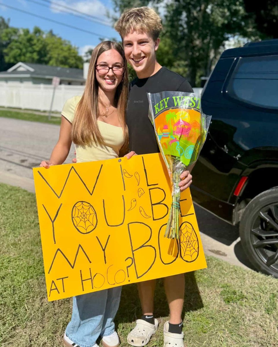 my_pcs's tweet image. Osceola Fundamental is glowing with Homecoming spirit! ✨ We love seeing our students’ creativity and school pride shine. Share your favorite Homecoming moments with us for a chance to be featured on our page! 📸  forms.pcsb.org/232054991199061