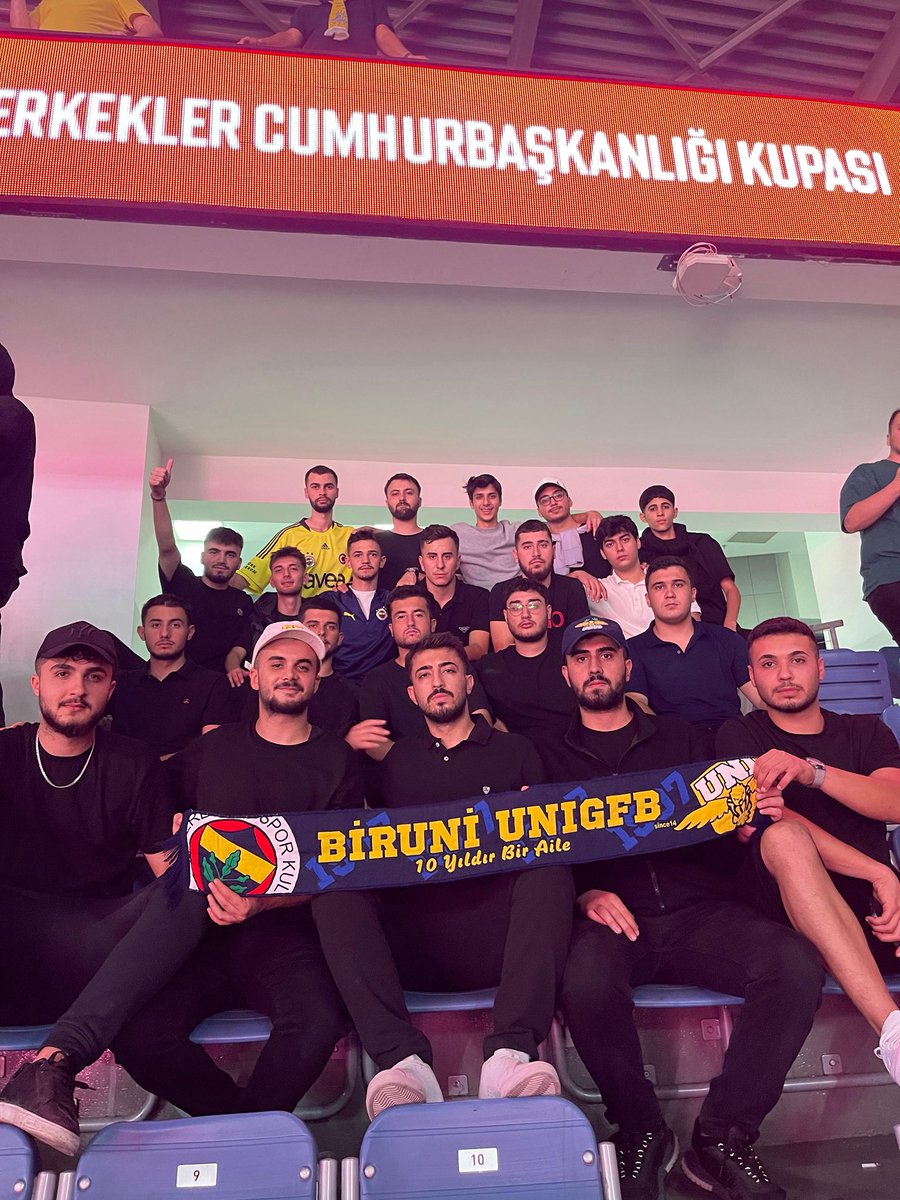 ŞAMPİYON FENERBAHÇE

Fenerbahçe’mizi beşiktaş karşısında yalnız bırakmadık

#UNIGFB