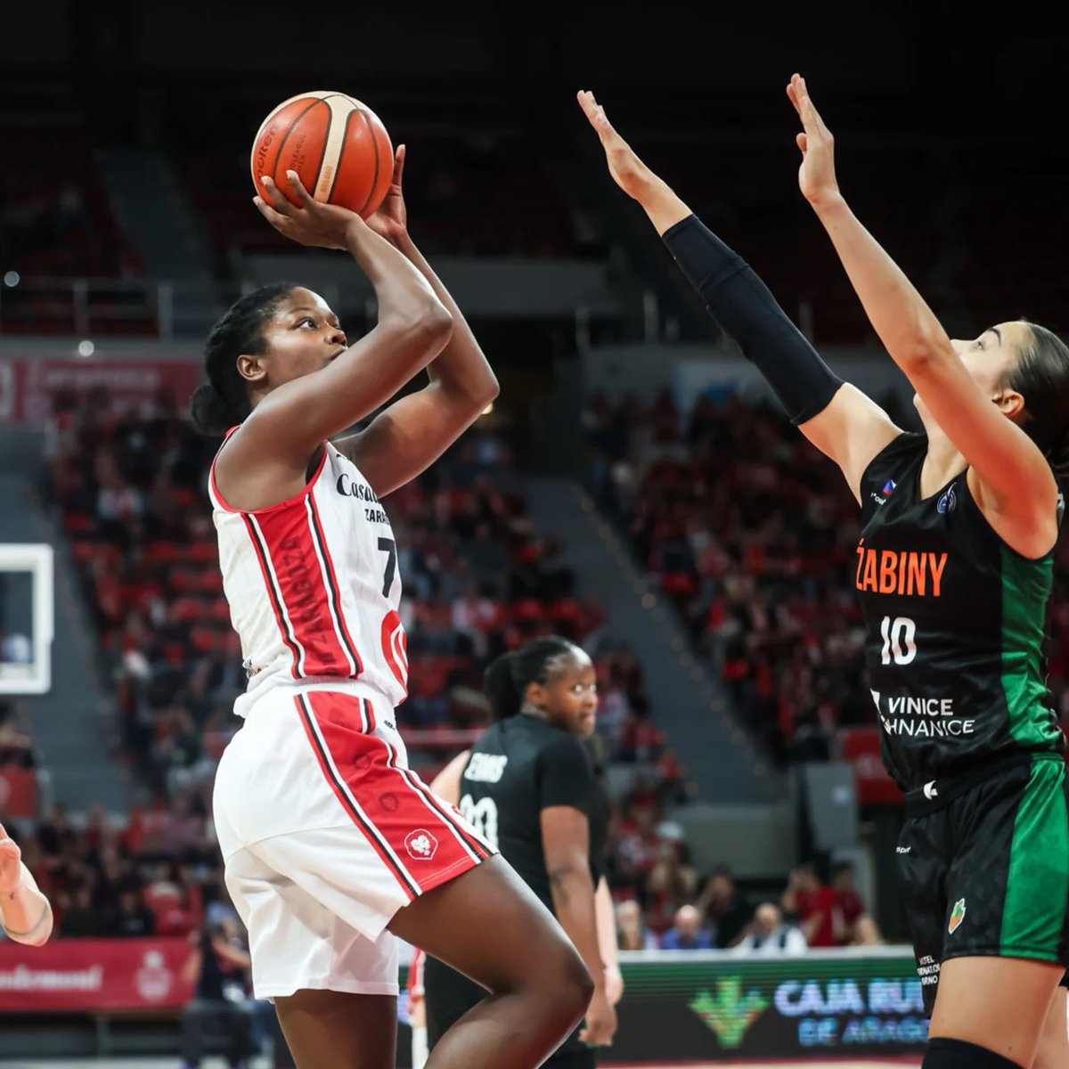¡Casademont Zaragoza jugará la EUROLEAGUE WOMEN! 🔥🤯

El conjunto de Carlos Cantero logra una épica remontada, gana de 23 la vuelta (82-59) y consigue superar el -21 de la ida.

¡IMPRESIONANTE!

📸FIBA