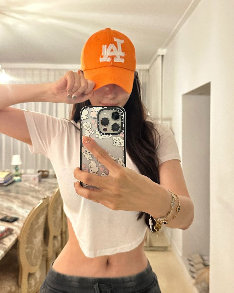 Sivia tweet media