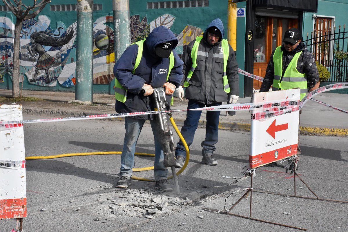 DESPUÉS DE 15 AÑOS, COMIENZA UN NUEVO PLAN DE PAVIMENTO CON RECURSOS PROPIOS

Hoy dimos inicio a la pavimentación de López y Planes, una obra que beneficiará a los barrios San José y Los Sauces. Cumplimos con un reclamo histórico de los vecinos y ponemos en marcha 150 cuadras de