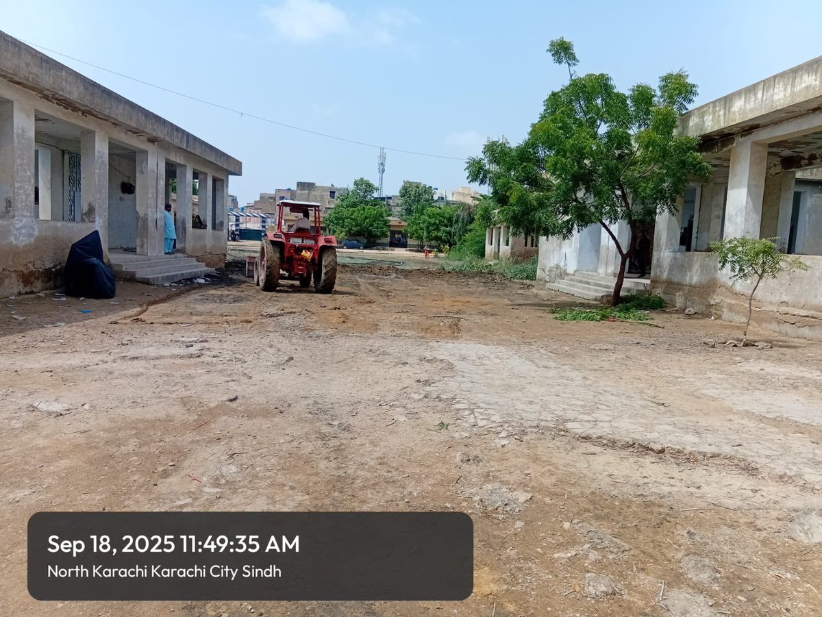 UmeedFoundatio7's tweet photo. Cleaning and dewatering in Government Girls School 11-D New karachi after heavy rain https://t.co/zREXYvkGO8
