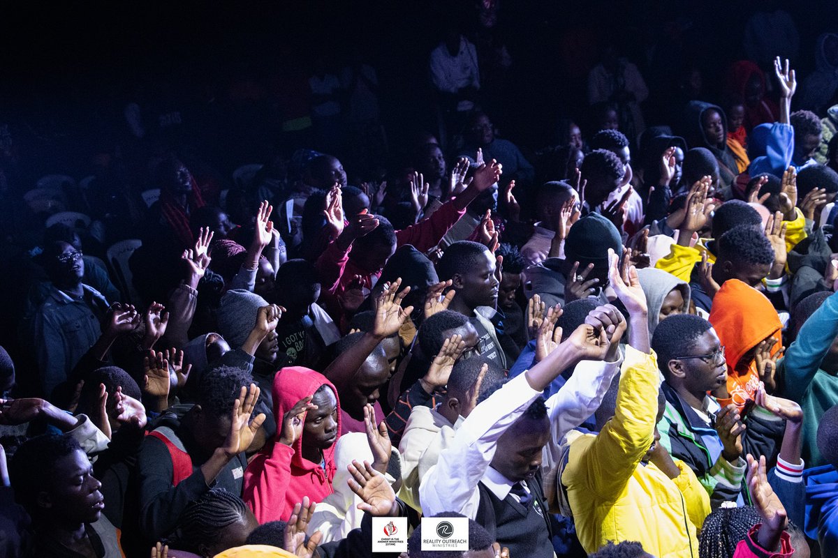 CitamKitale's tweet image. We cannot believe the magnitude of the crowd on just night one! Kitale is hungry for the Holy Spirit!! Be praying with us, God is moving in this Town.! #ypmissions2025 #OneMission #onepurpose #reachingthenations #outreach #LiveDrama #TransformingLives #citamkitale