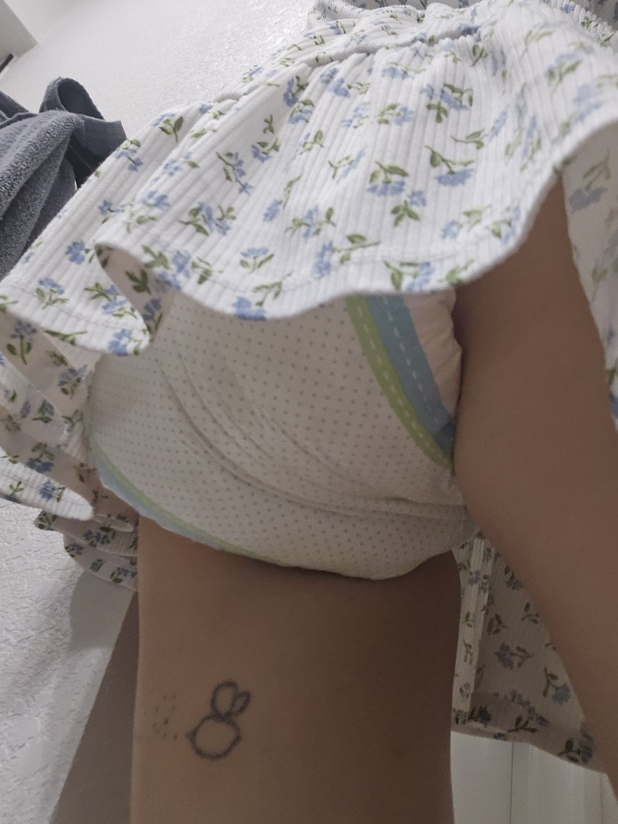 playpenkiddo's tweet photo. Pervert! 
Why are you looking up my skirt! https://t.co/x52qtEFzz7