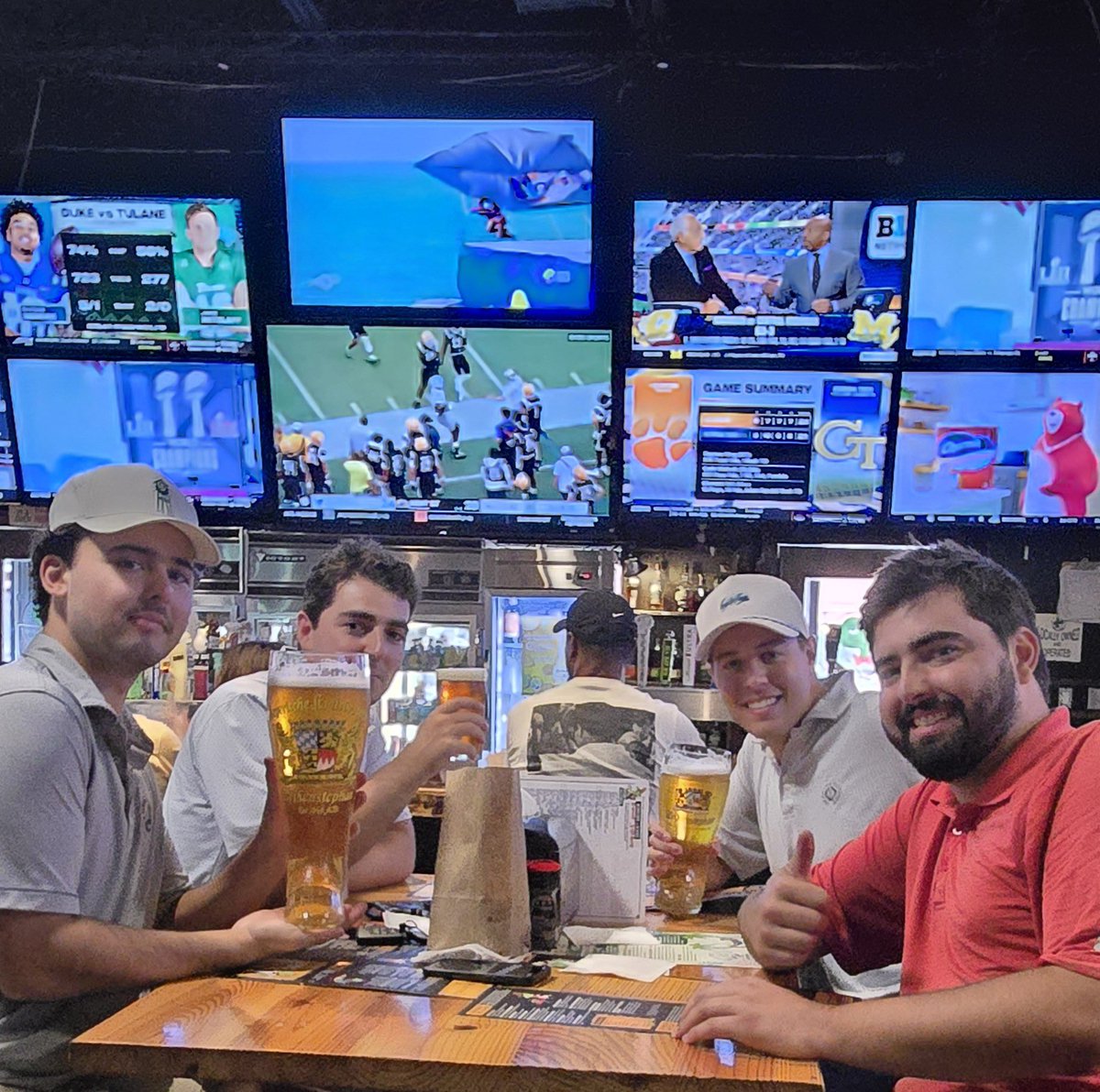 winkinglizard's tweet image. 🍺 TIME TO BOOT UP 🍺 

Our Weihenstephaner Festbier boots are almost gone! For one more week only, enjoy a 1 Liter or 2 Liter pour of Festbier in a classic glass boot — and the best part? The boot is yours to keep! 🥾✨
Don’t miss out — once they’re gone, they’re gone!

#dasboot