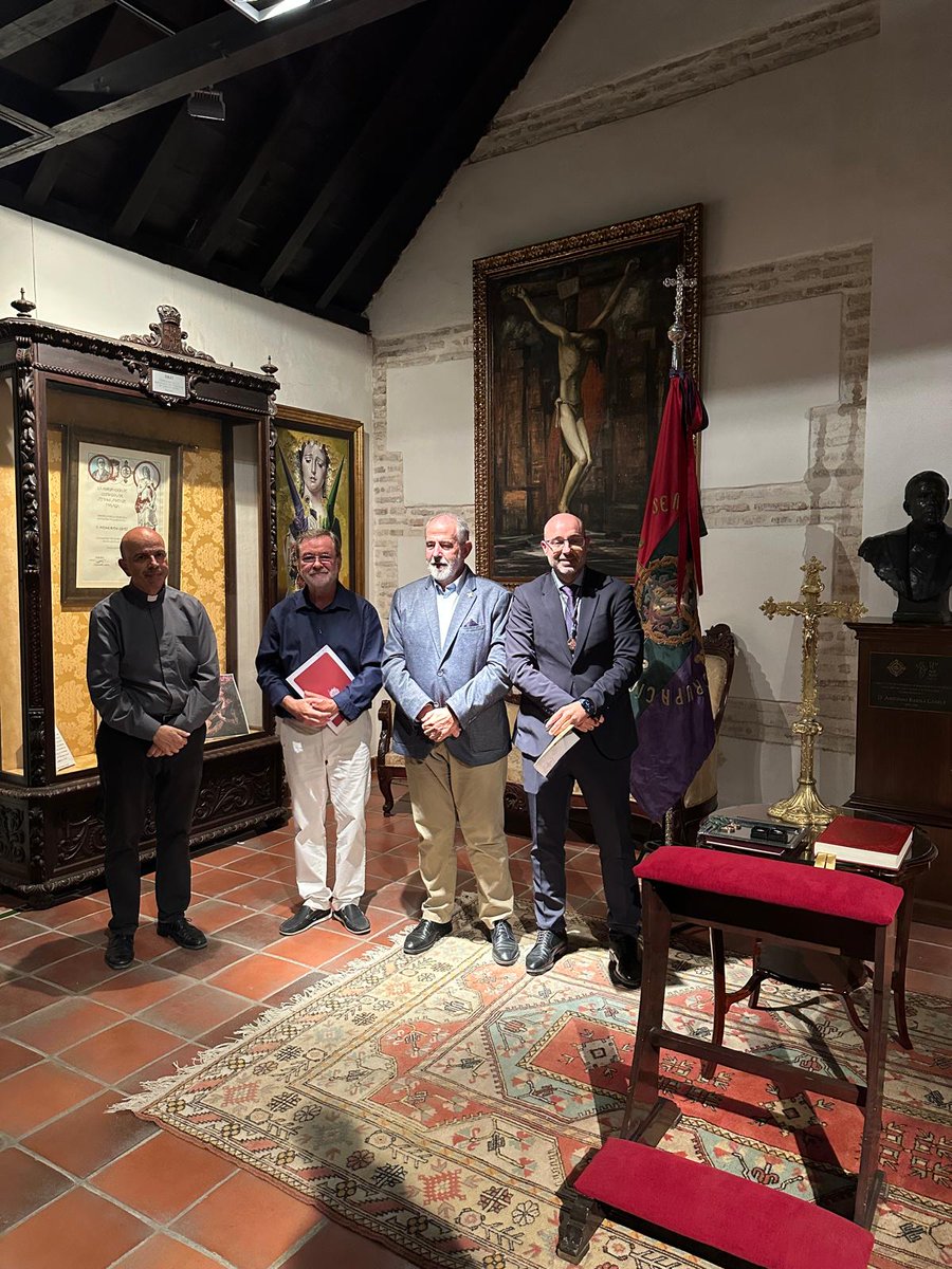 NOTICIA 🔴  | Nuestro Hermano Mayor, Francisco Escámez, ha jurado cargo esta tarde como Presidente de la Comisión de Cultos Internos de la Agrupación de <a href="/cofradiasmalaga/">Agrupación de Cofradías de Semana Santa de Málaga</a>.

🙏🏽 Rogamos a nuestros Sagrados Titulares lo guíen en esta nueva andadura.

#CofradíasMLG #ArchiSangre