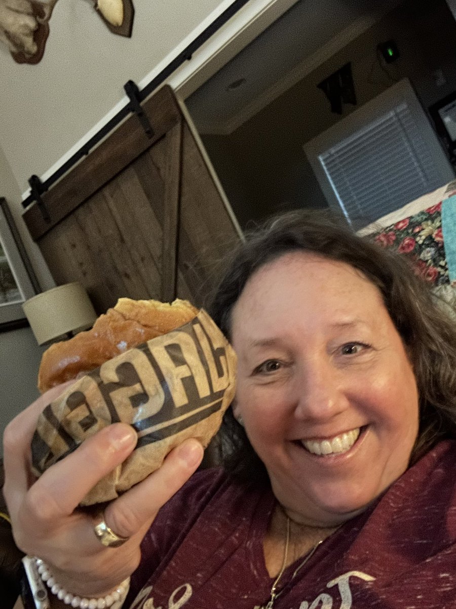 When dinner earns your school some bucks!!!  I think I found a new favorite burger!!@OLE_Leopards