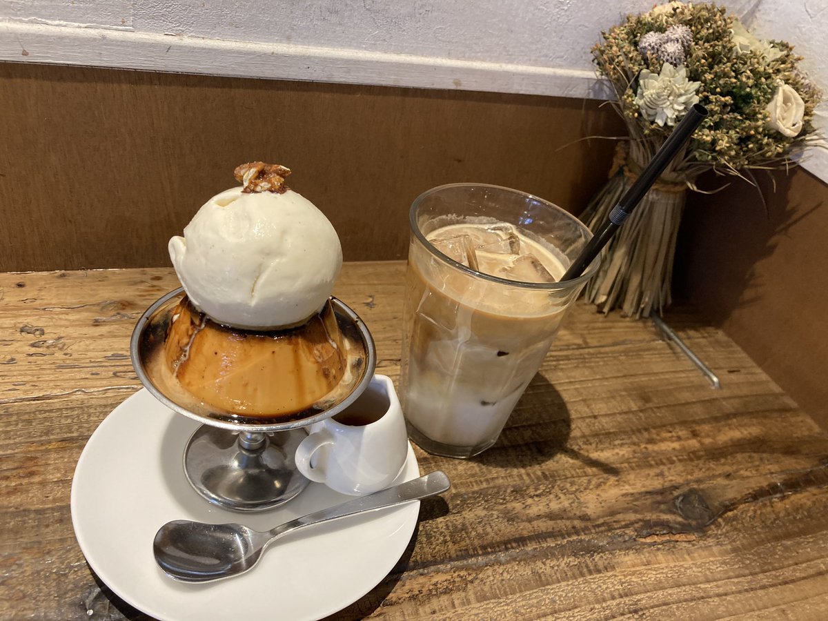 9月25日木曜日、おはようございます☀️

本日はプリンの日🍮
中の人は固めが好みだったのですが、
最近はプッチンプリンのような市販のケミカルプリンにもハマりつつあります🤤
今日のおやつとします🫶🏻

本日もよろしくお願いします🔥
 #企業公式が朝の挨拶を言い合う 
 #企業公式秋のフォロー祭り