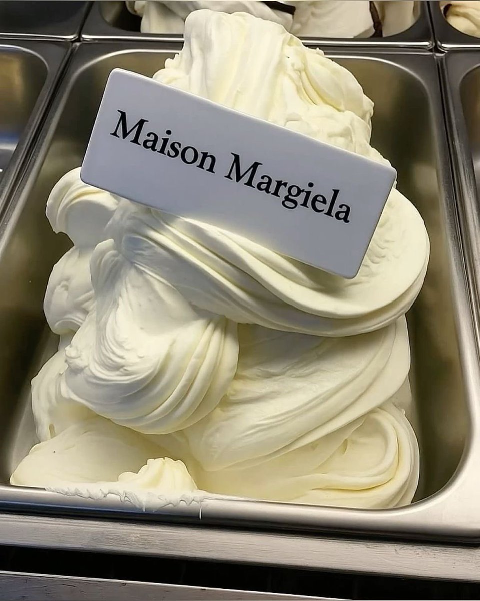 elegantlleo's tweet photo. Pictures emit a vanilla scent https://t.co/Q643qVTzTV
