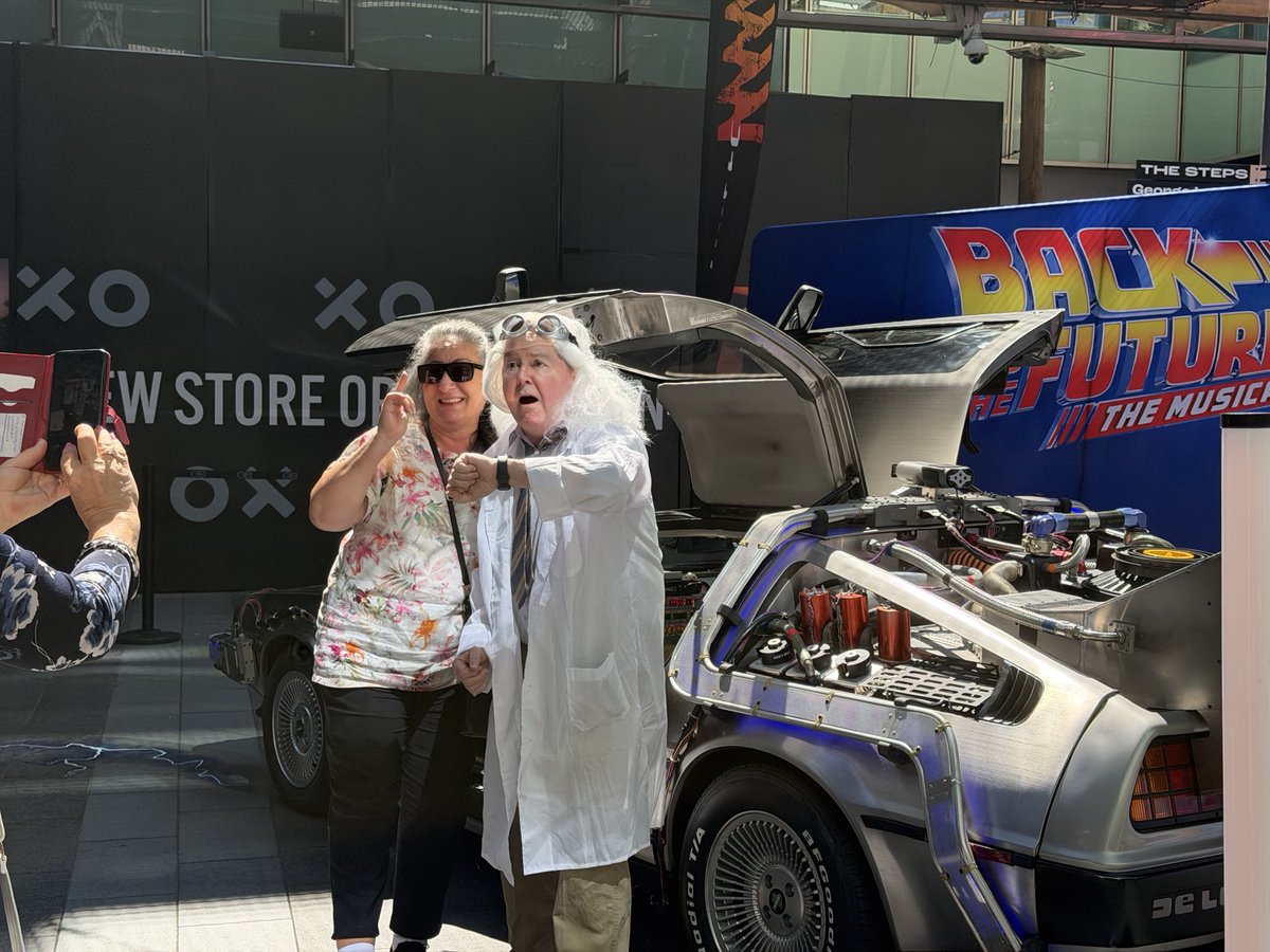 jimmygunawanapp's tweet image. #outatime