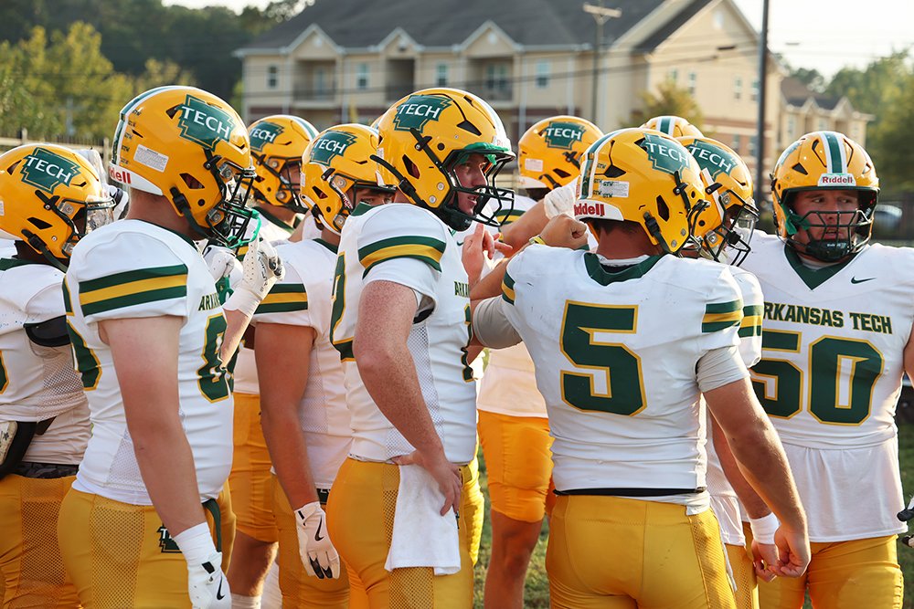 Sam Strasner (@samstrasner) on Twitter photo Arkansas Tech (3-0) has forced nine turnovers through its first three games, most since the Wonder Boys forced 11 turnovers in their first three games of 2017.
Here's a preview of <a href="/ATUFootball/">Arkansas Tech Football</a> week four against UAM:
arkansastechnews.com/tech-tidbits-w… Arkansas Tech (3-0) has forced nine turnovers through its first three games, most since the Wonder Boys forced 11 turnovers in their first three games of 2017.
Here's a preview of <a href="/ATUFootball/">Arkansas Tech Football</a> week four against UAM:
arkansastechnews.com/tech-tidbits-w…