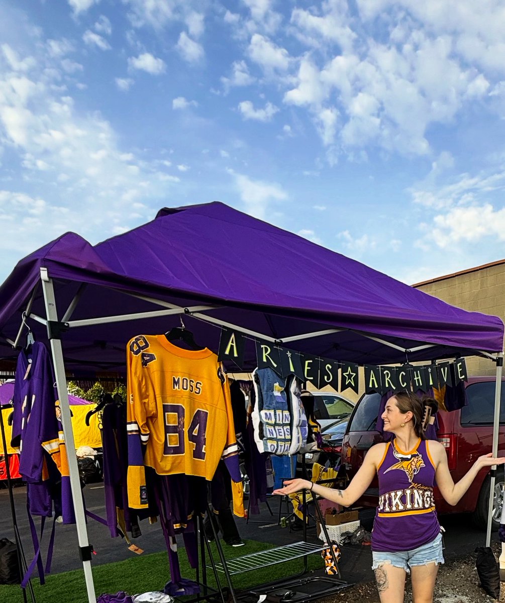 ARIESARCHIVE1's tweet image. Thank you to everyone who came out and shopped at home opener and skolfest! #minnesotavikings #skol