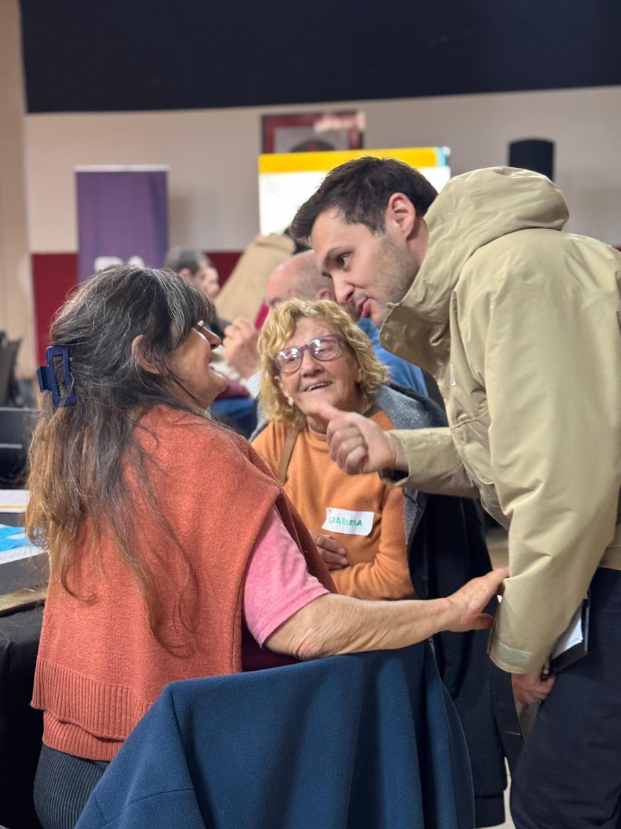 agustinrponti's tweet image. Hoy cerramos el día junto a @claramuzzio y los vecinos de Agronomía 🙌