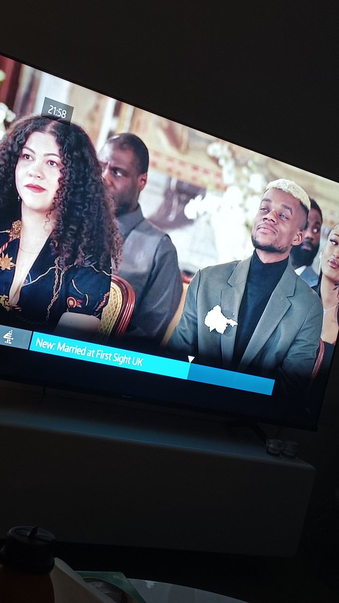 Dringt's tweet photo. Can anyone tell me what other reality TV programme this fella with blond hair has been in? Recognise him and it's doing my head. @MAFSUK #MAFSUK Naked Attraction? First Dates? https://t.co/7wl9D69fJp