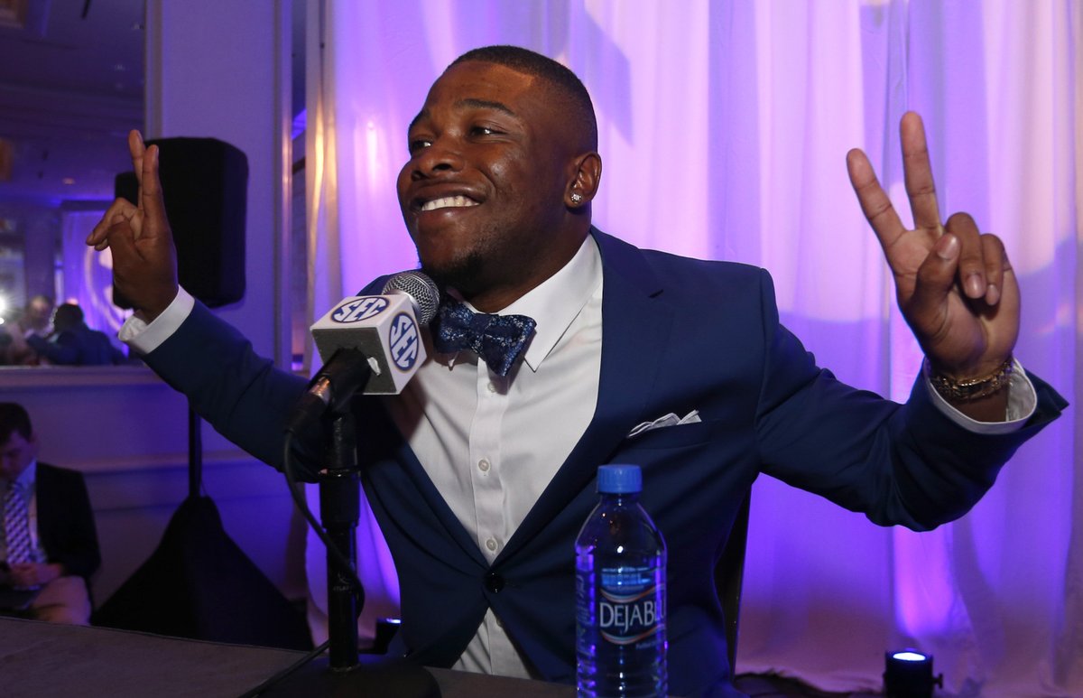 Jojo Kemp wants to be Kentucky's new hype man at Kroger Field. After today's KSR, he's got our vote

"Let me get out there on the field. Blue! White!"

That, Kemp's new pickleball hobby, and more fun from today's show ⬇️

on3.com/teams/kentucky…