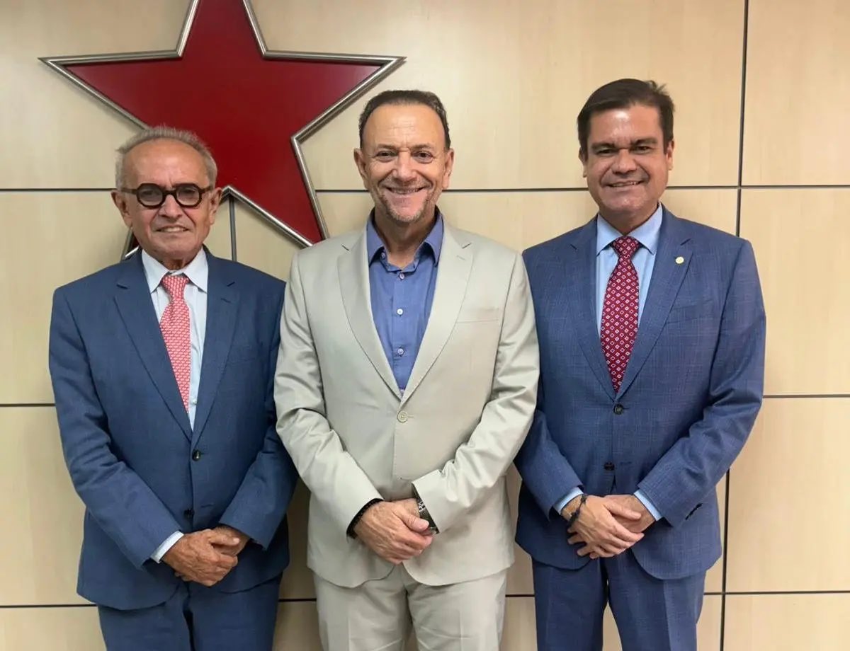 blogContrapoder's tweet photo. Cícero Lucena se reúne em Brasília com presidente nacional do PT, Edinho Silva » https://t.co/o7ICskwutk https://t.co/c01QmNwP4Q