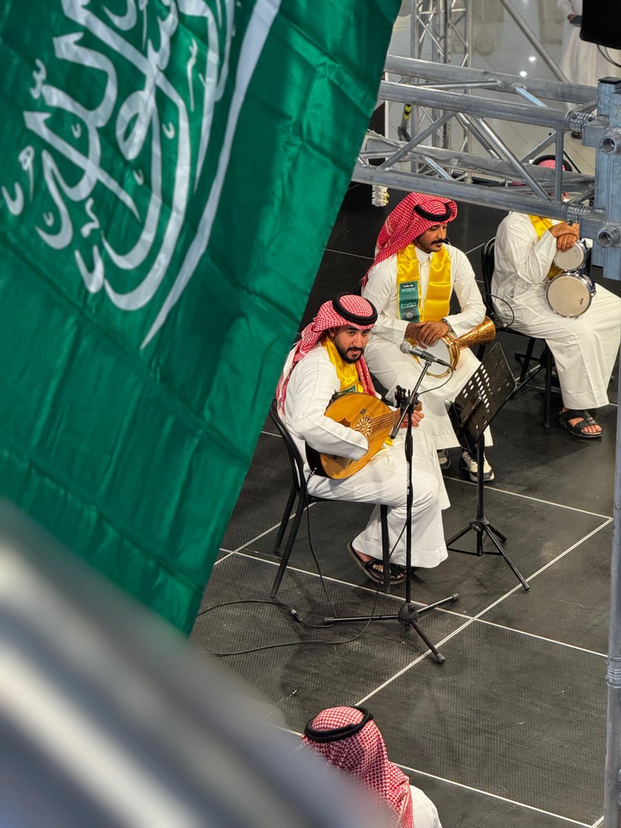 SASCA_HIL's tweet photo. 23 سبتمبر | 💚🫡
أمسية فنّية وطنية وسط تفاعل الزوار والحضور 🎶
#عزّنا_بطبعنا #اليوم_الوطني_السعودي_95 
#اليوم_الوطني_95 #اليوم_الوطني https://t.co/k30ibxnZRR