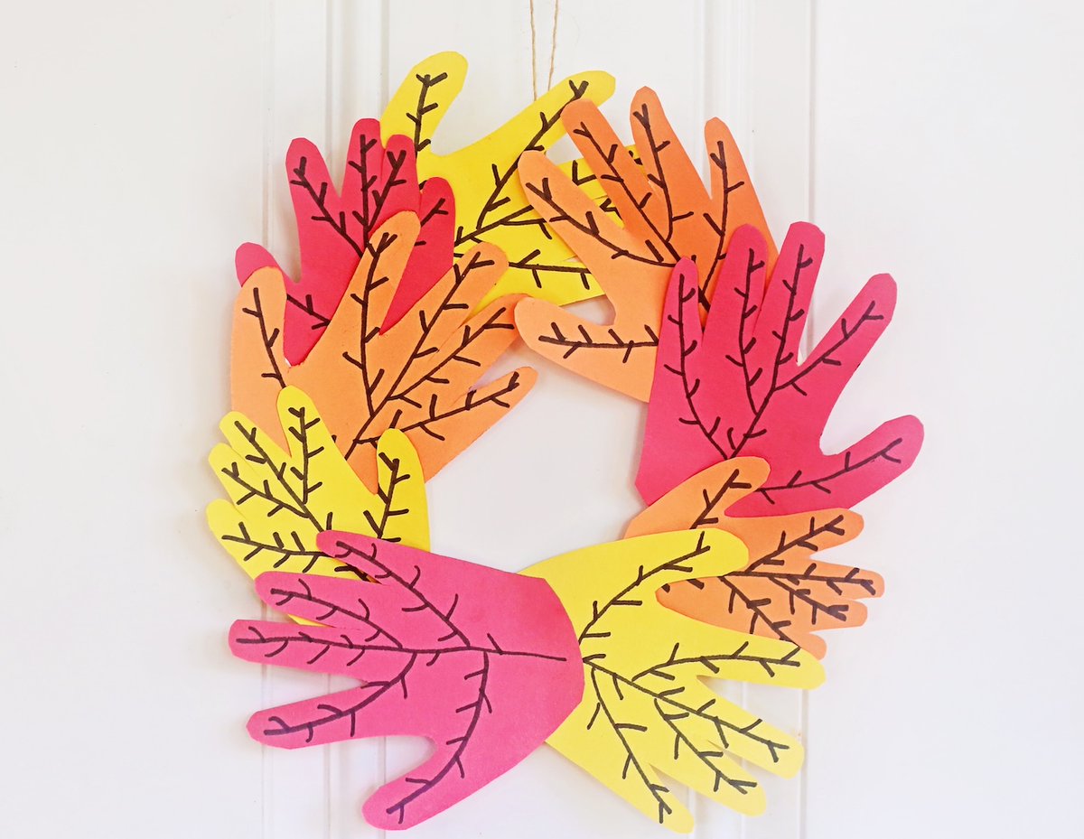 Adorable Handprint Leaves for Fall Memories
diycandy.com/adorable-handp…