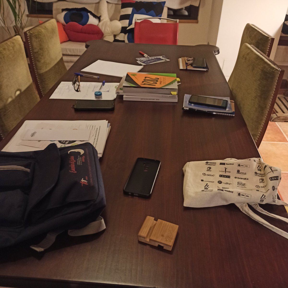 Volvemos tras el verano, con las pilas cargadas, para preparar el #EPBibliotecasCyL2026
Nos vemos en Burgos, en mayo de 2026. 🙂